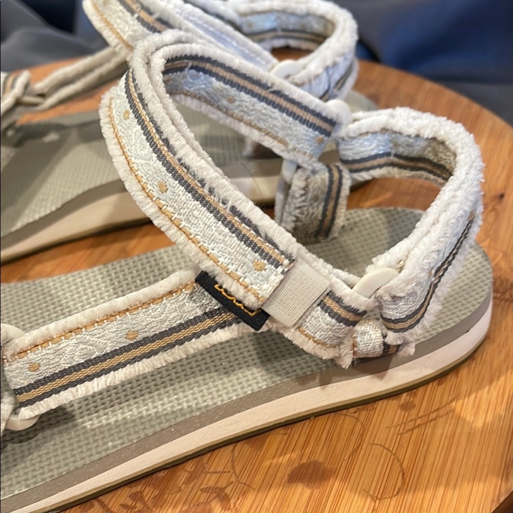 Teva Tan Original Universal Birch Sandals Adjustable Straps size 9 - Picture 2 of 10